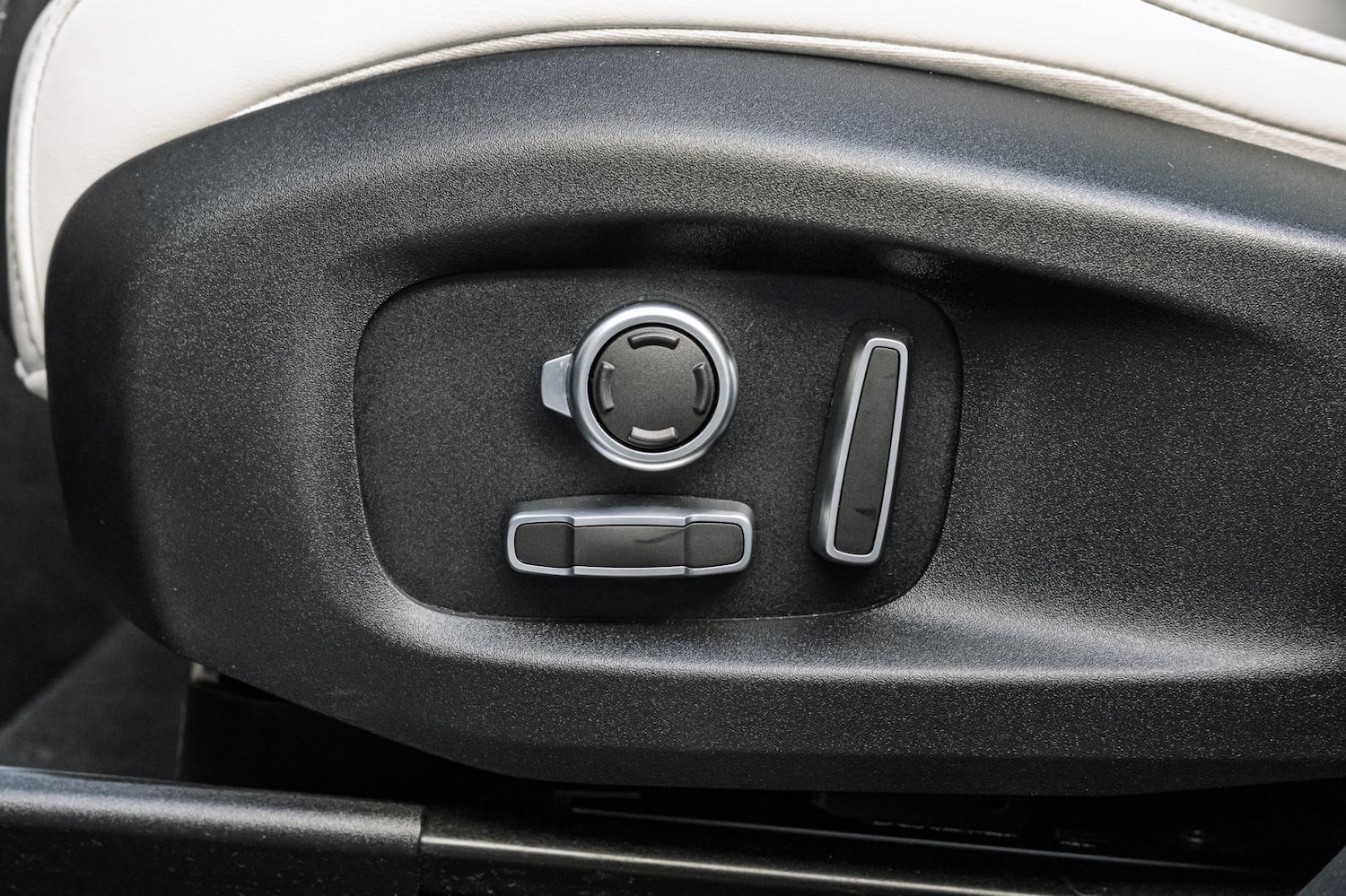 Used Jaguar F-Pace 2019 for sale - 77950892: Photo 64