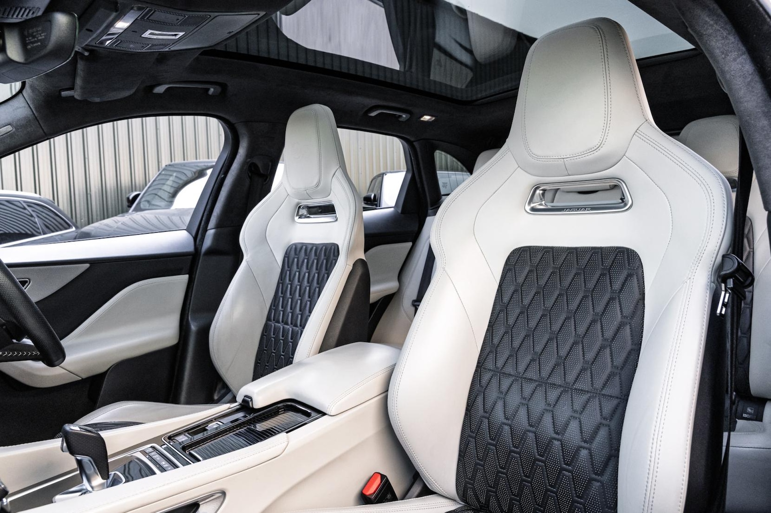 Used Jaguar F-Pace 2019 for sale - 77950892: Photo 67