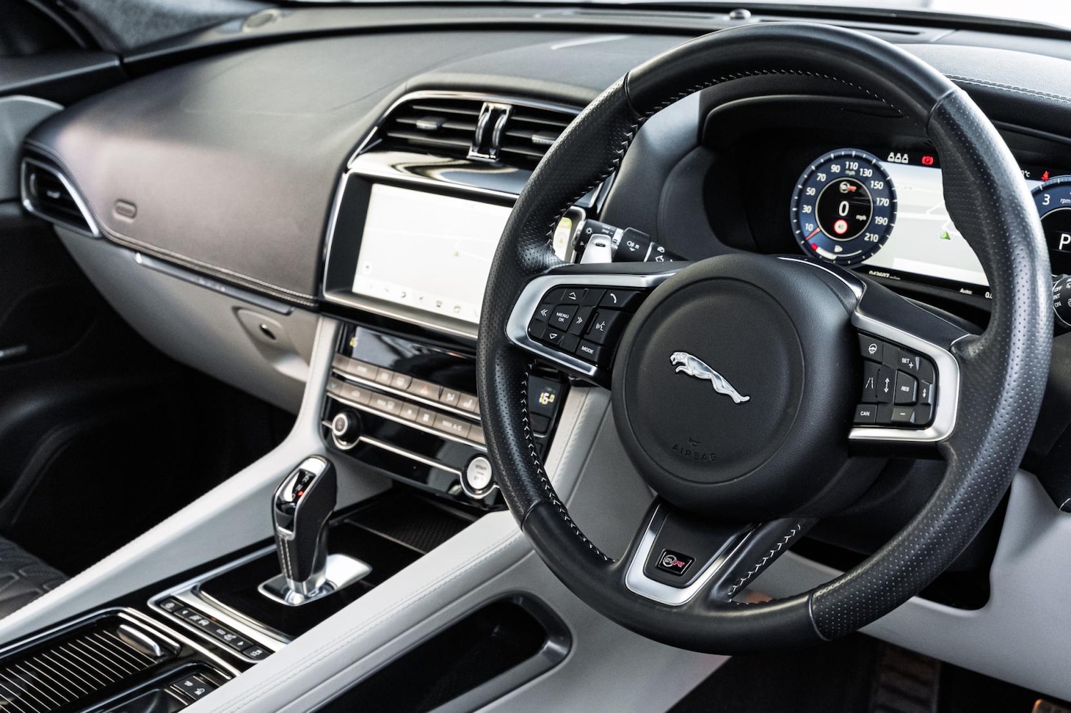 Used Jaguar F-Pace 2019 for sale - 77950892: Photo 75