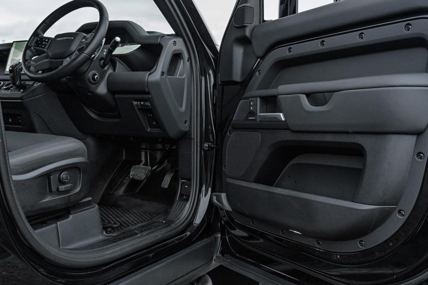 Used Land Rover Defender 2025 for sale - 77342978: Photo 46