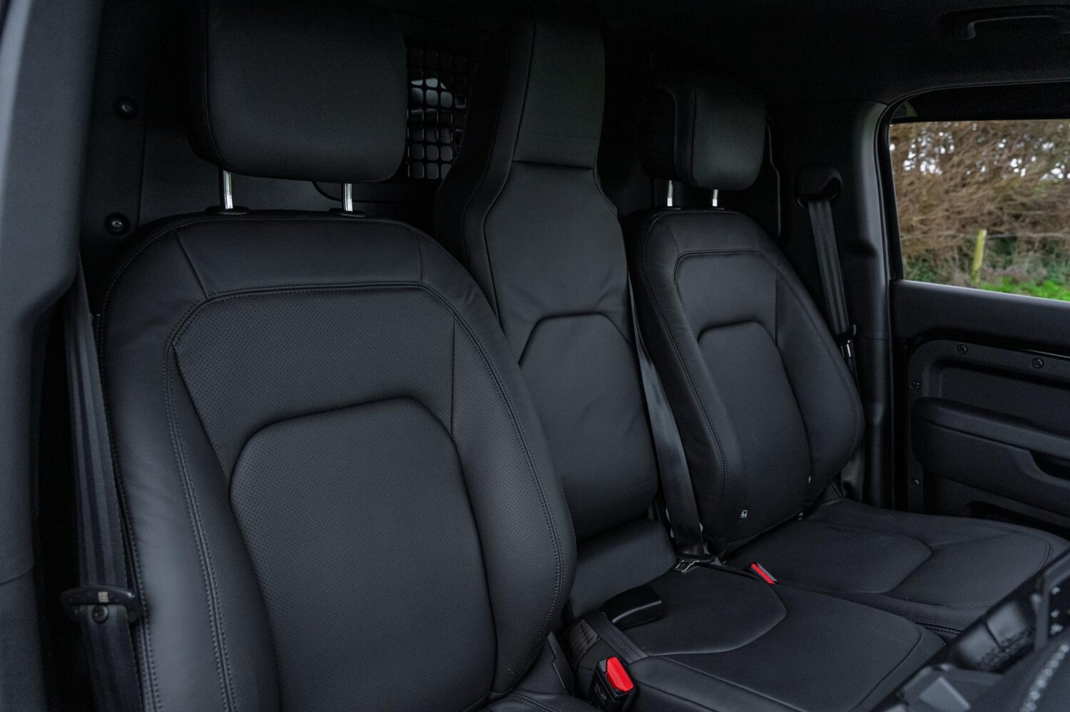 Used Land Rover Defender 2025 for sale - 77342978: Photo 50