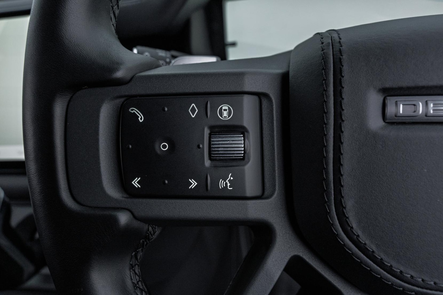 Used Land Rover Defender 2025 for sale - 77342978: Photo 63