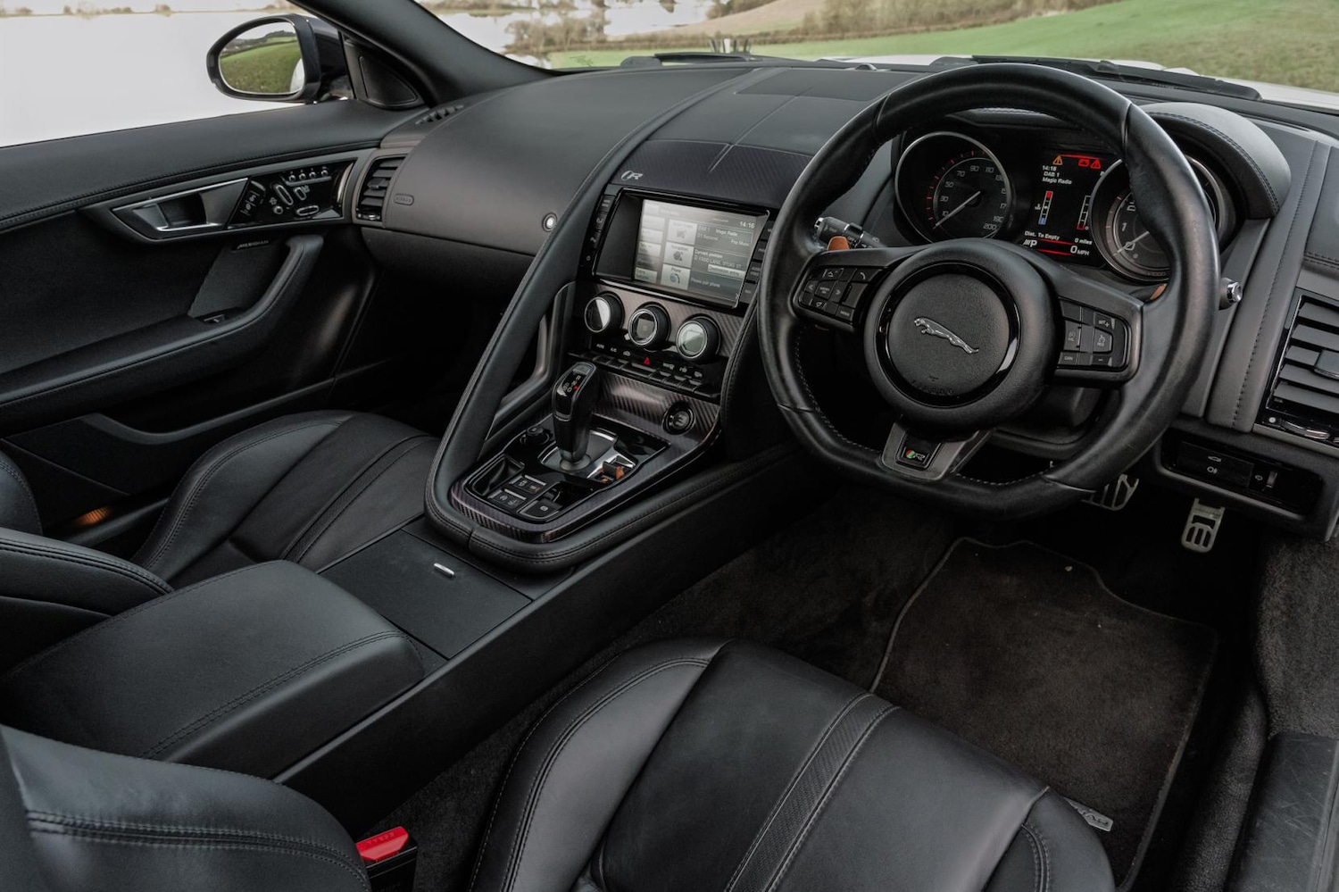 Used Jaguar F-Type 2014 for sale - 77581561: Photo 40