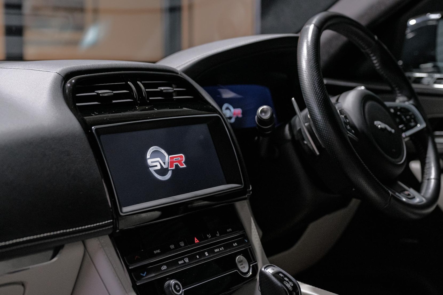 Used Jaguar F-Pace 2019 for sale - 76782124: Photo 18