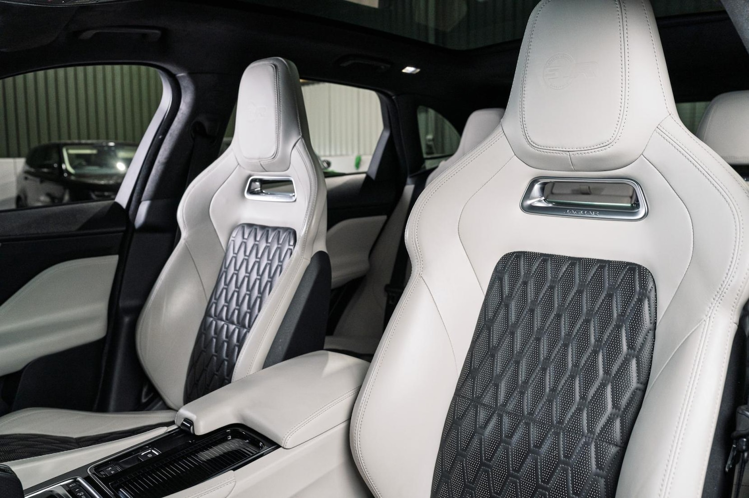 Used Jaguar F-Pace 2019 for sale - 76782124: Photo 48