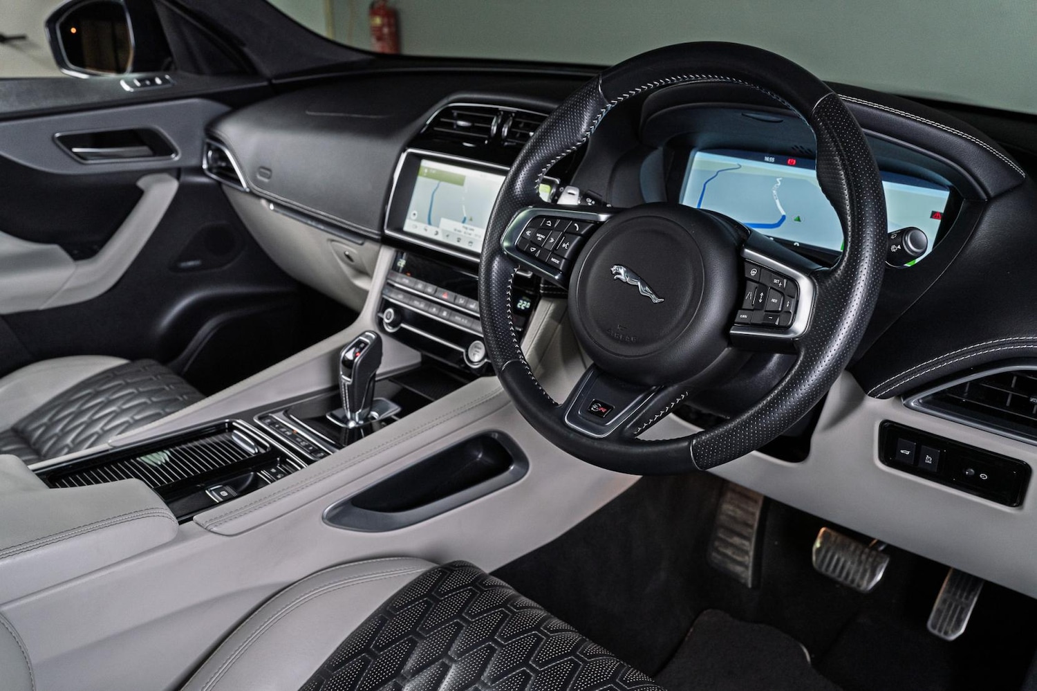 Used Jaguar F-Pace 2019 for sale - 76782124: Photo 62