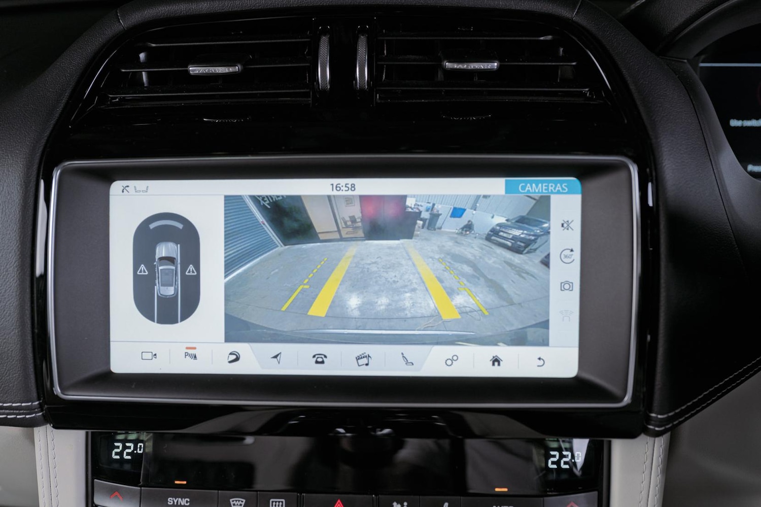 Used Jaguar F-Pace 2019 for sale - 76782124: Photo 69