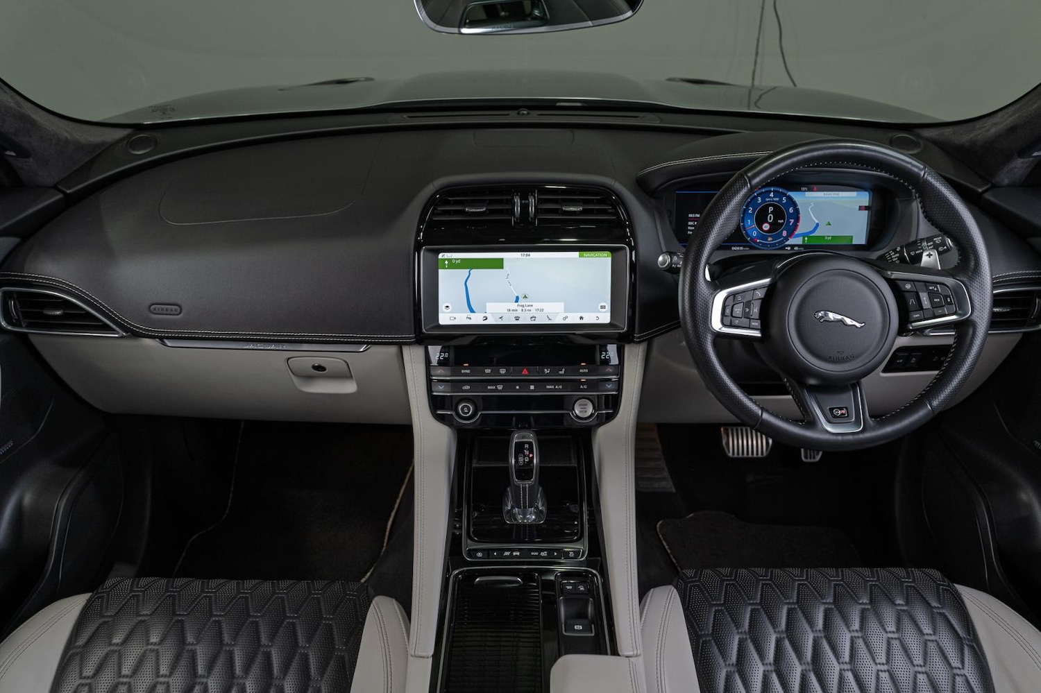 Used Jaguar F-Pace 2019 for sale - 76782124: Photo 74