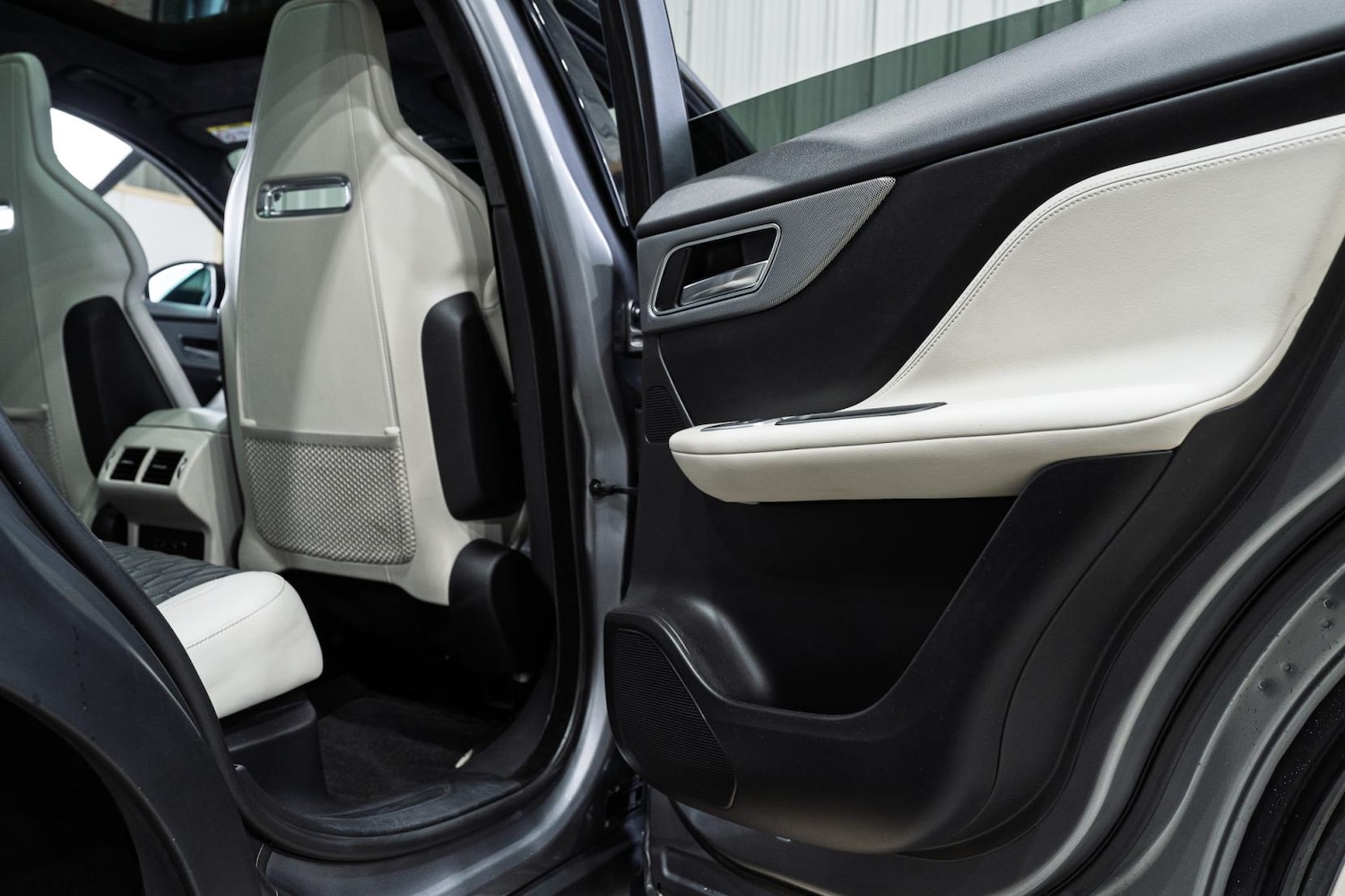 Used Jaguar F-Pace 2019 for sale - 76782124: Photo 77