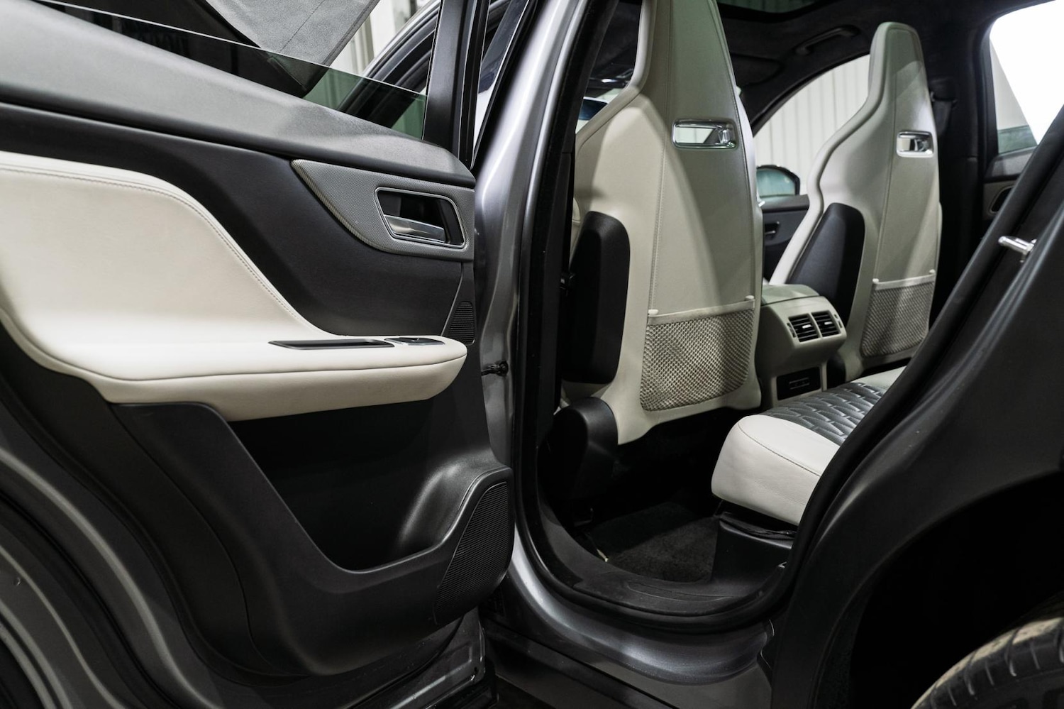 Used Jaguar F-Pace 2019 for sale - 76782124: Photo 78