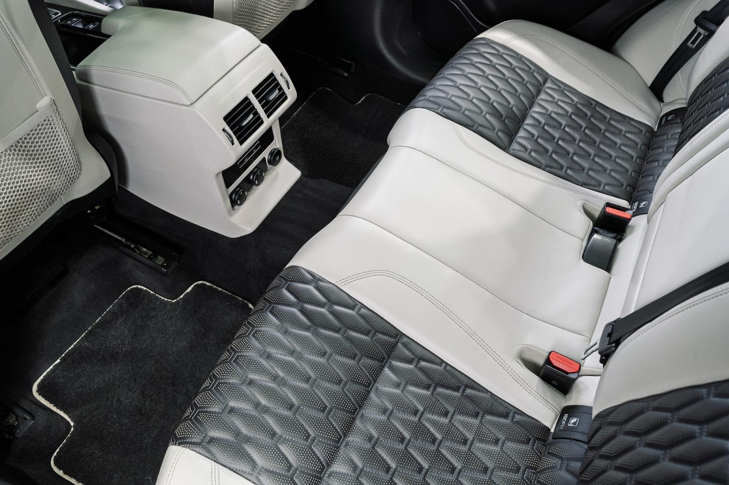 Used Jaguar F-Pace 2019 for sale - 76782124: Photo 81