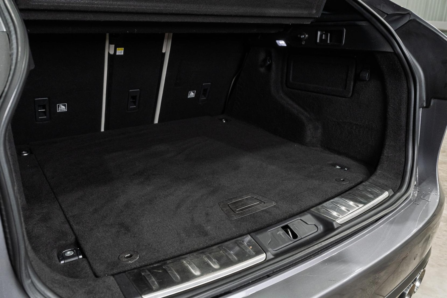 Used Jaguar F-Pace 2019 for sale - 76782124: Photo 85