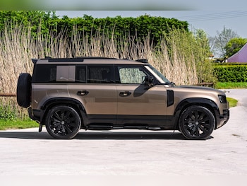 Used Land Rover Defender 110 2022 for sale - 78374446: Photo