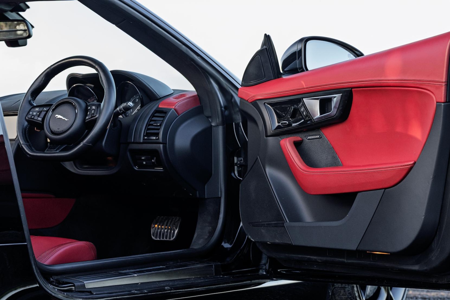 Used Jaguar F-Type 2014 for sale - 77005941: Photo 34