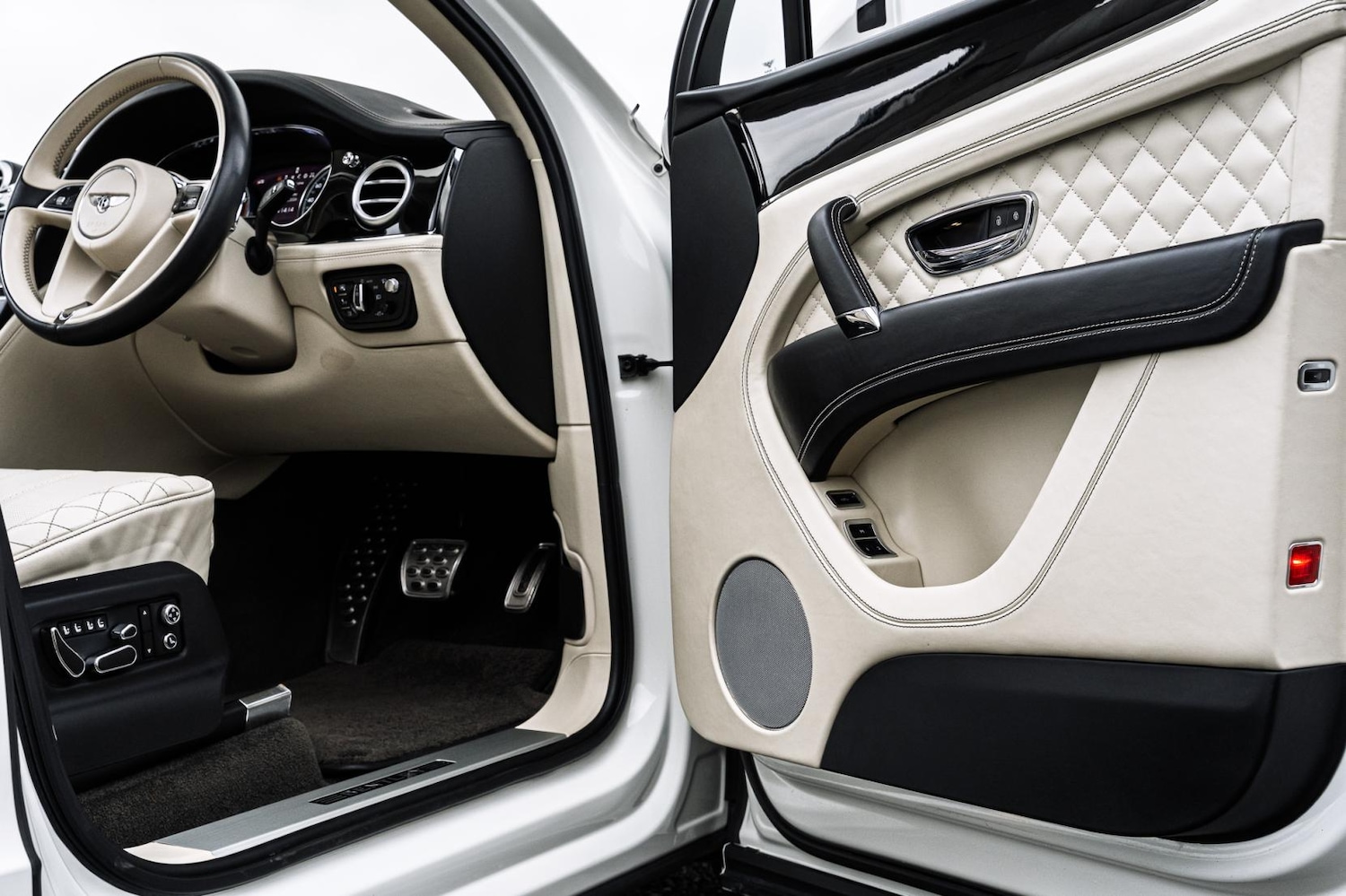 Used Bentley Bentayga 2017 for sale - 77622942: Photo 39