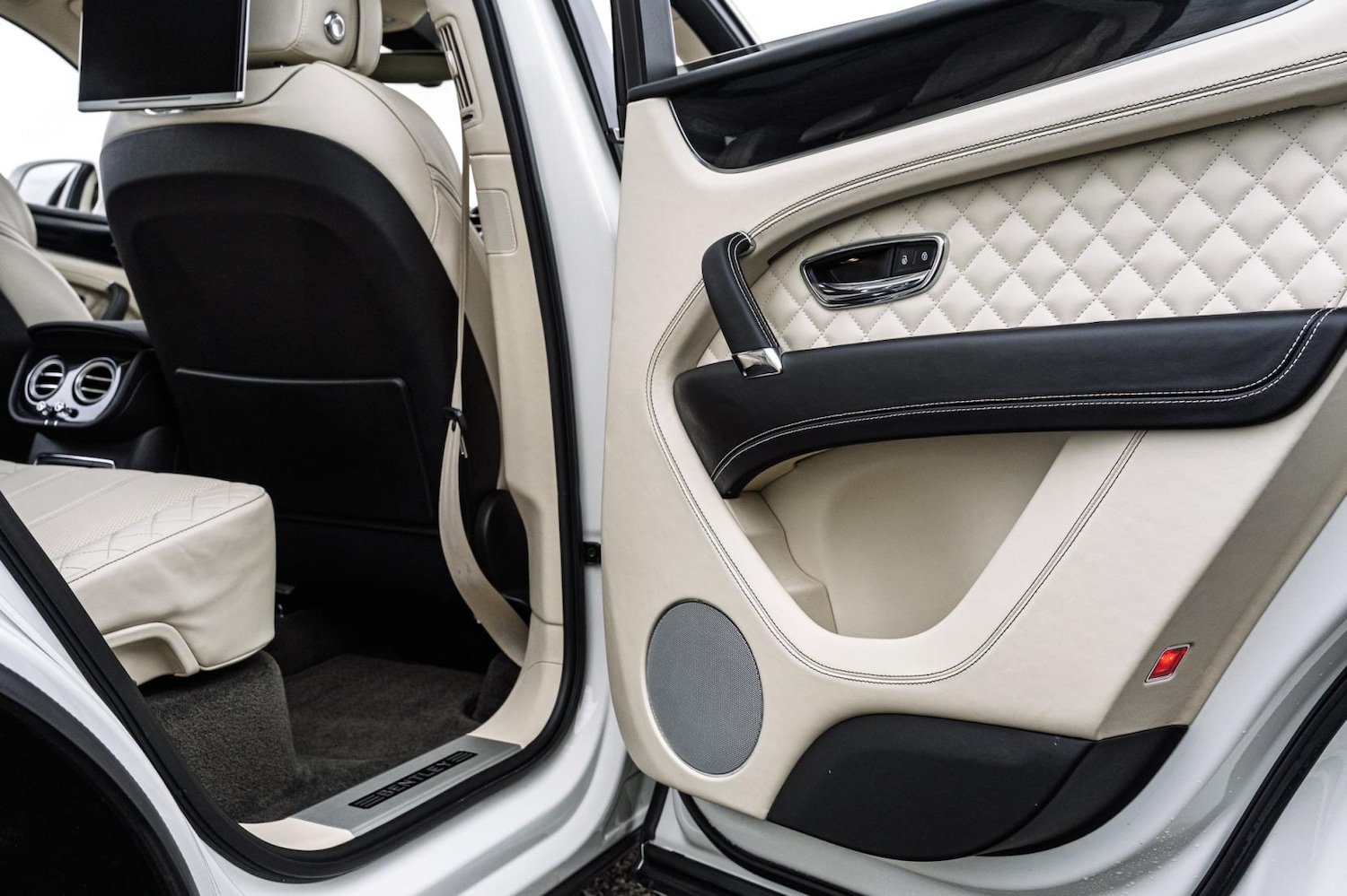 Used Bentley Bentayga 2017 for sale - 77622942: Photo 40