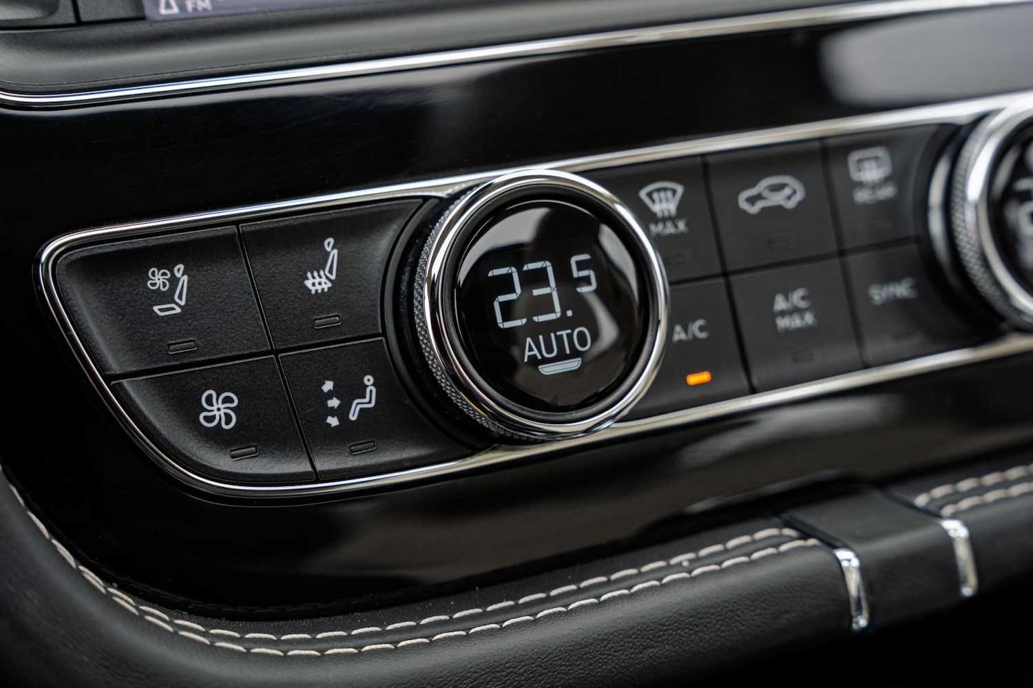 Used Bentley Bentayga 2017 for sale - 77622942: Photo 50