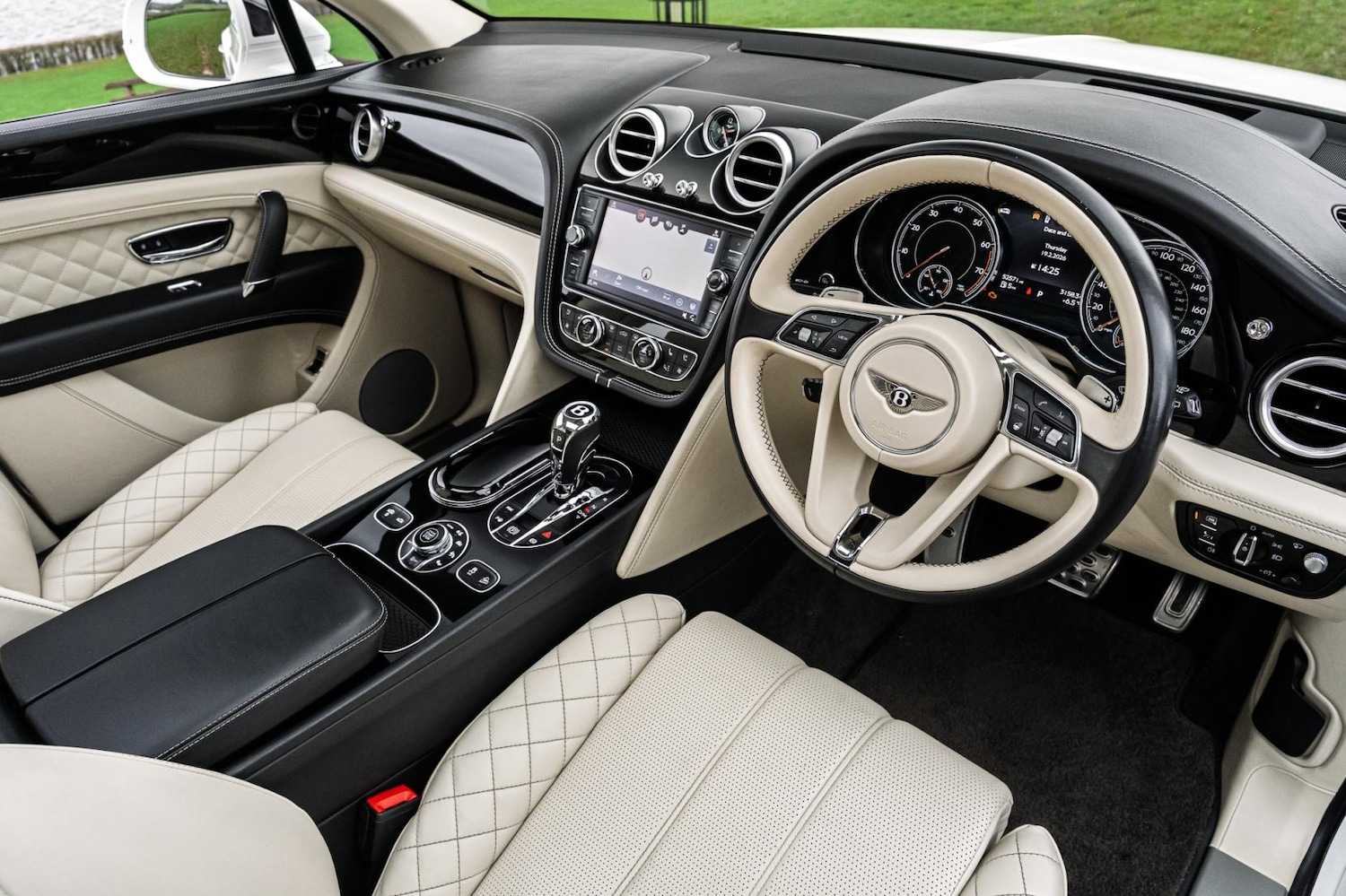 Used Bentley Bentayga 2017 for sale - 77622942: Photo 53