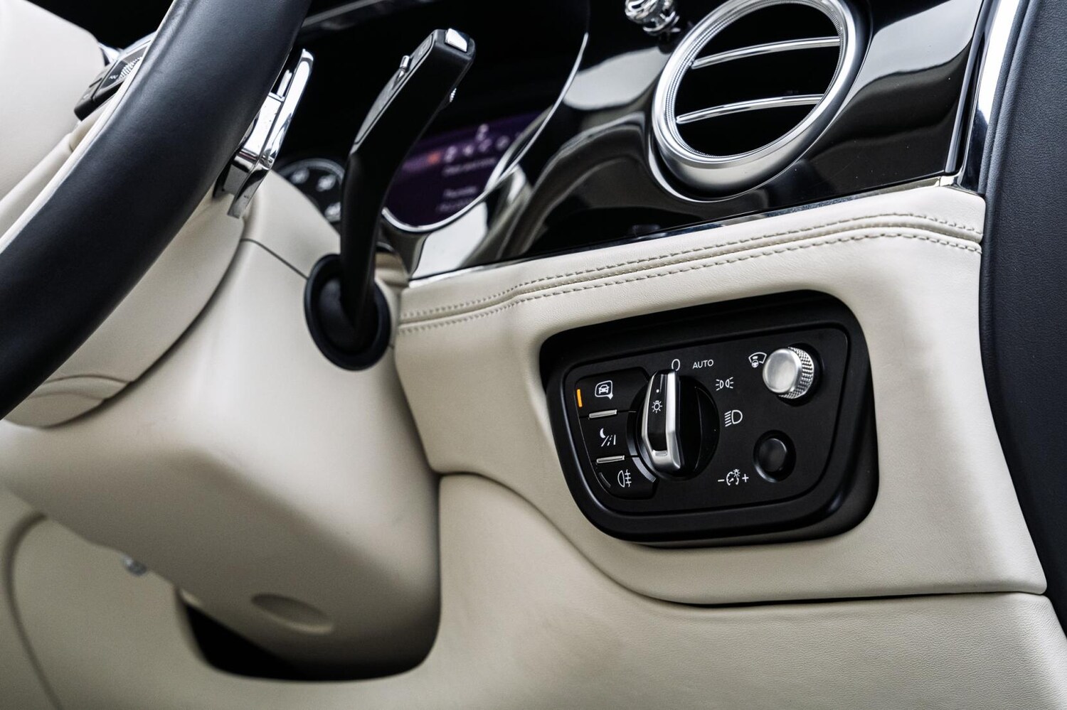 Used Bentley Bentayga 2017 for sale - 77622942: Photo 56