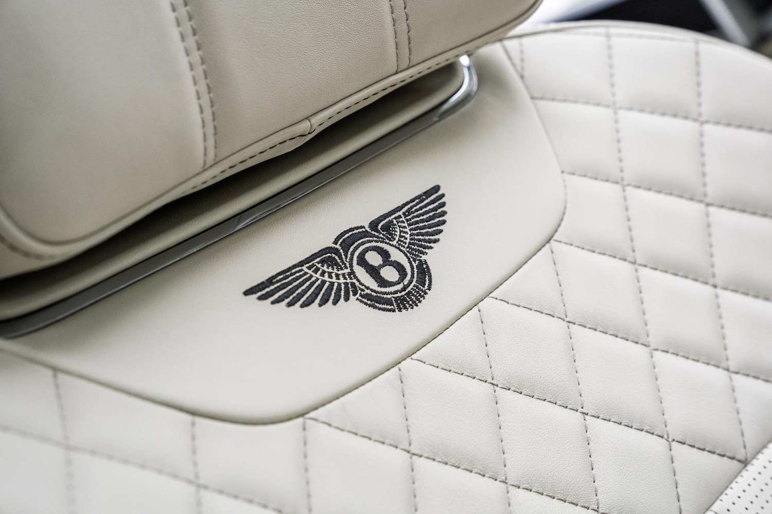 Used Bentley Bentayga 2017 for sale - 77622942: Photo 60