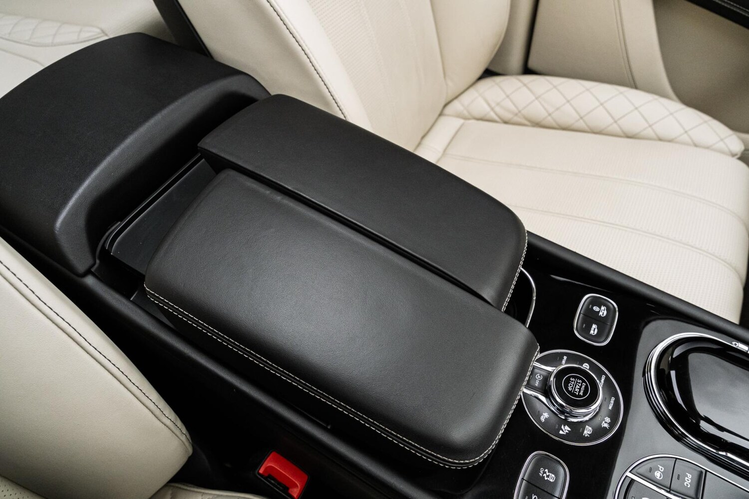 Used Bentley Bentayga 2017 for sale - 77622942: Photo 65