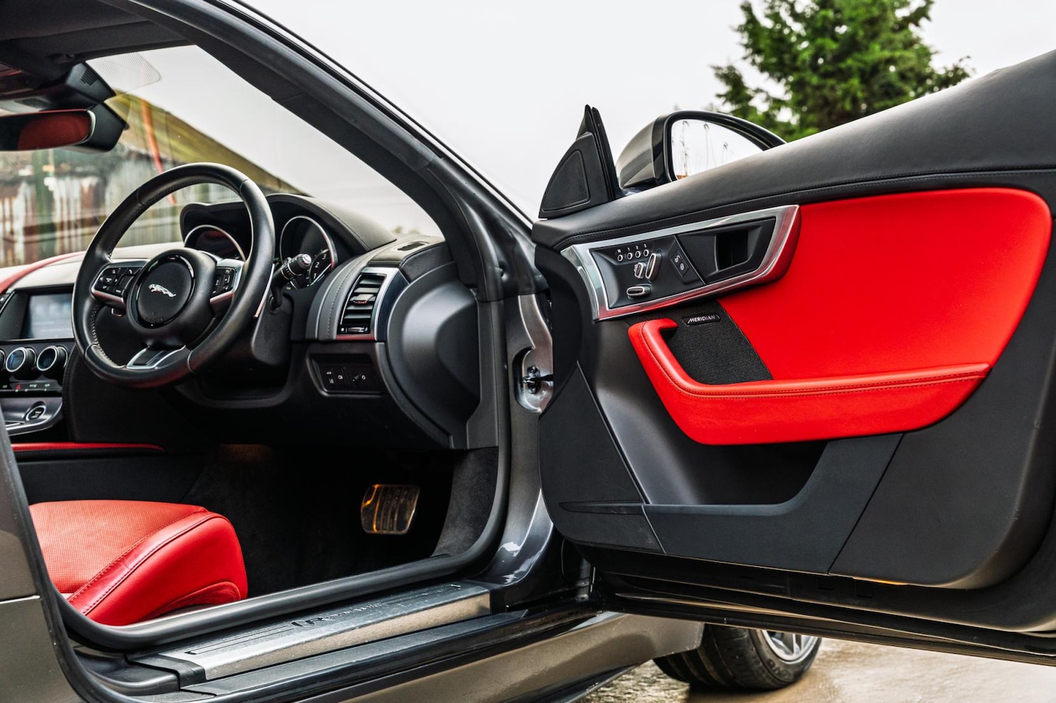 Used Jaguar F-Type 2017 for sale - 77536396: Photo 40