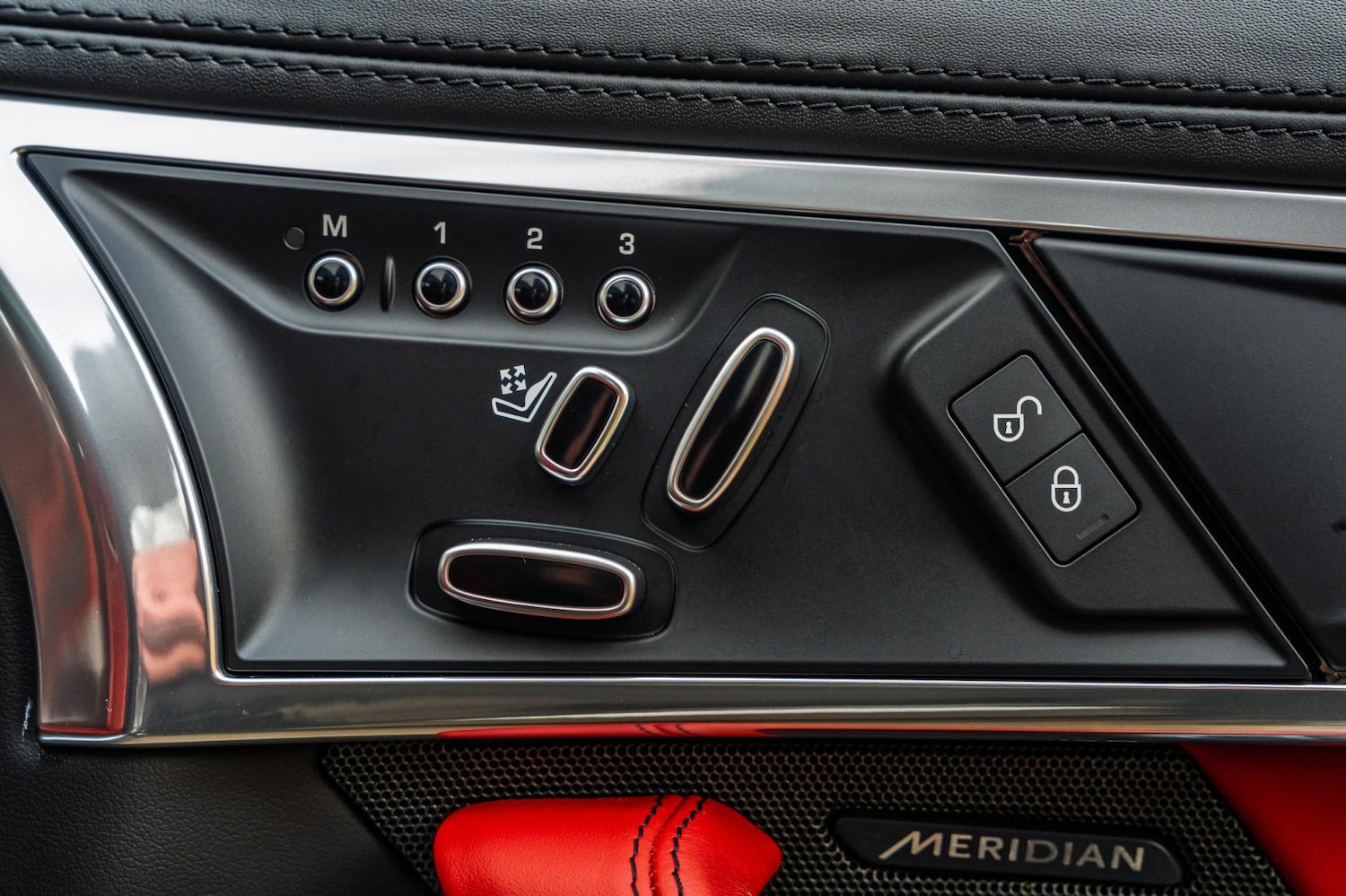 Used Jaguar F-Type 2017 for sale - 77536396: Photo 41