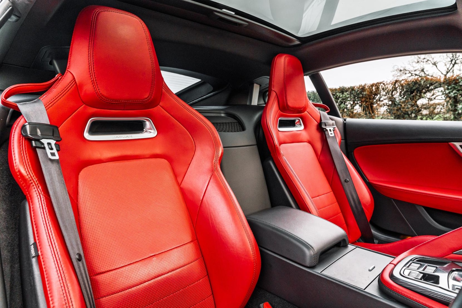 Used Jaguar F-Type 2017 for sale - 77536396: Photo 44