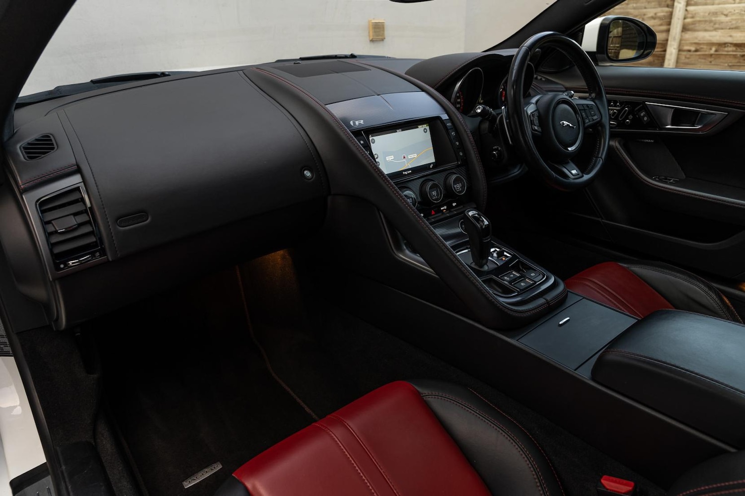 Used Jaguar F-Type 2016 for sale - 76521256: Photo 27