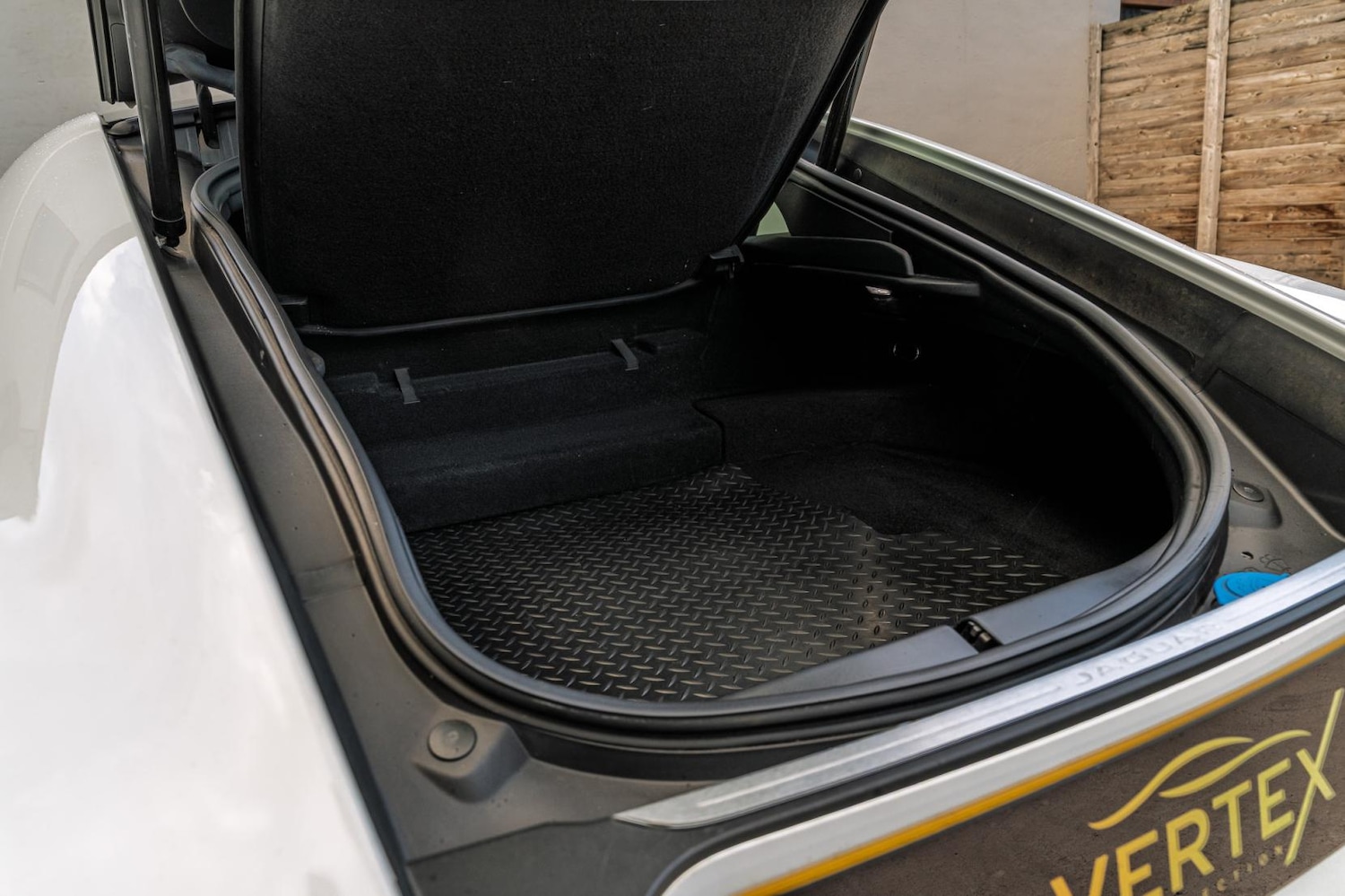 Used Jaguar F-Type 2016 for sale - 76521256: Photo 32