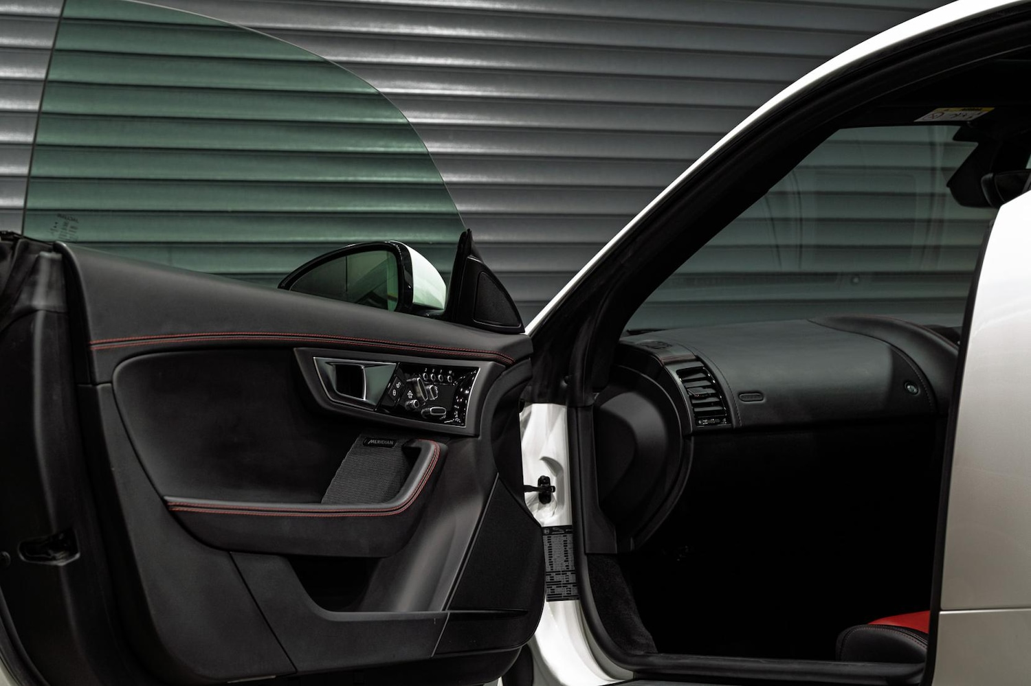 Used Jaguar F-Type 2016 for sale - 76521256: Photo 68