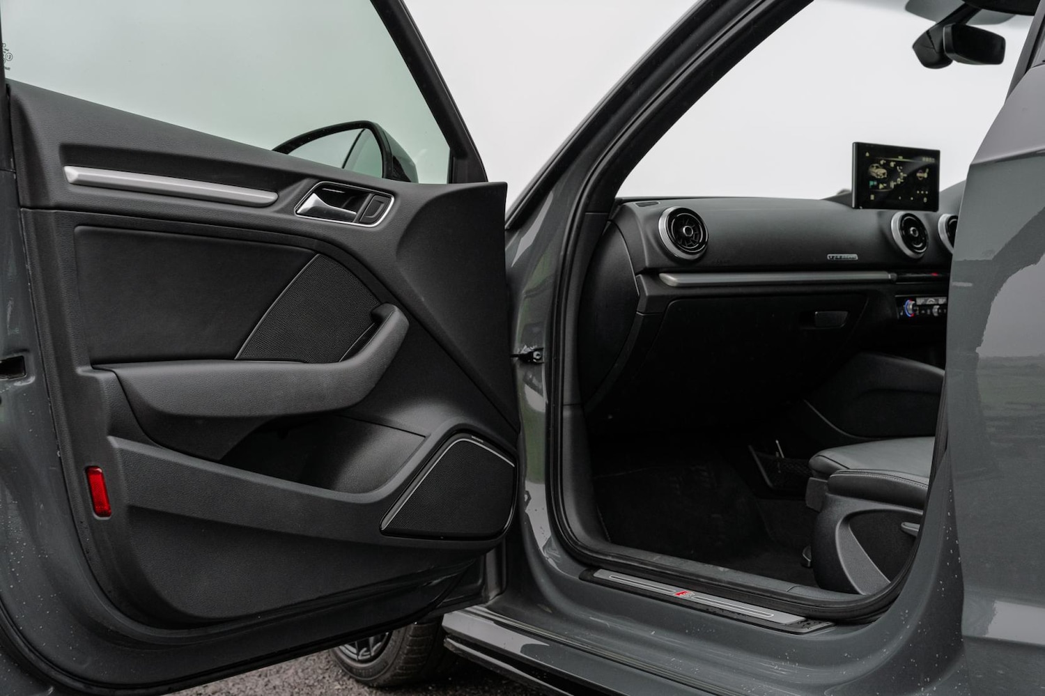 Used Audi S3 2018 for sale - 77210689: Photo 12