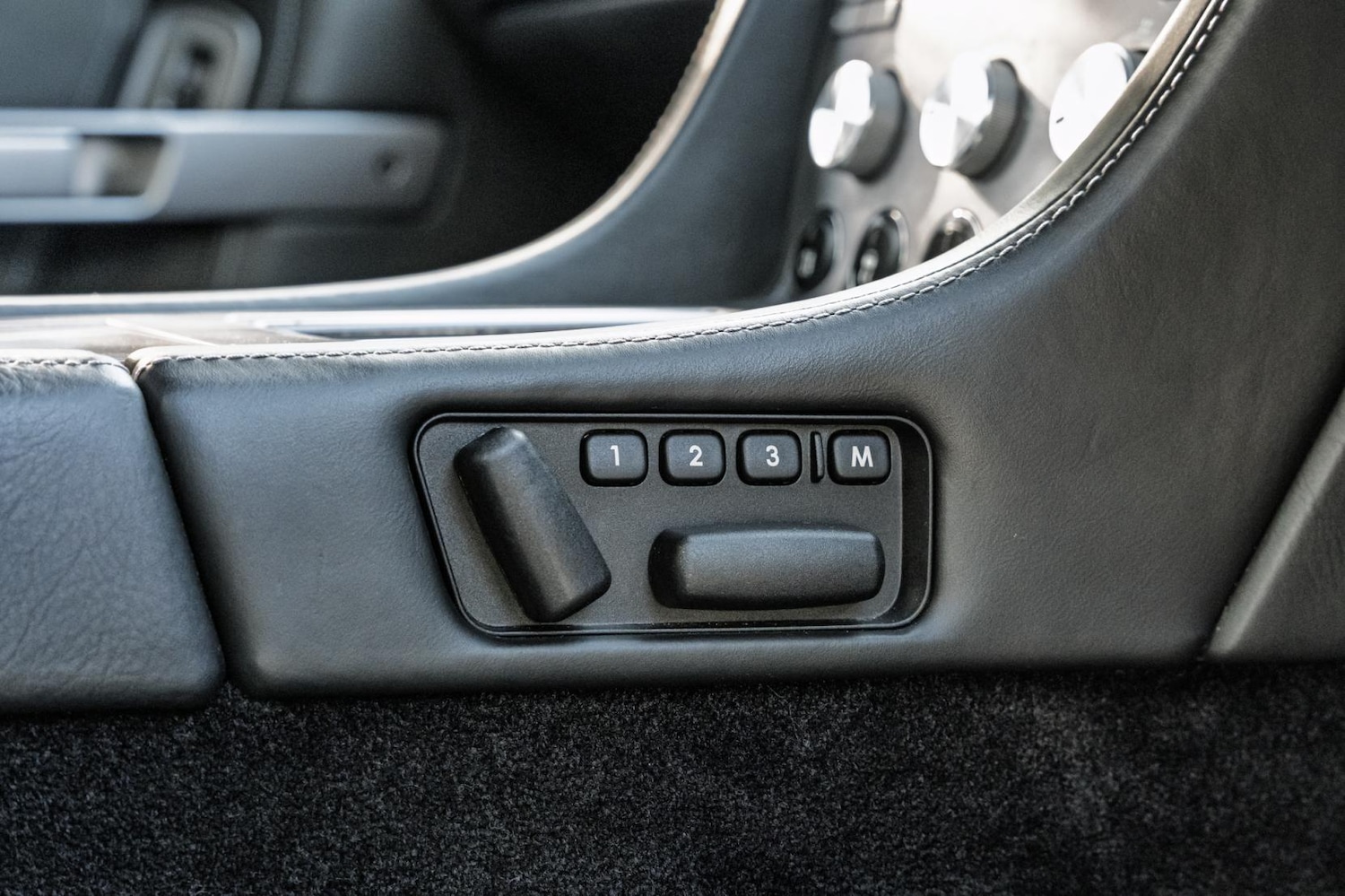 Used Aston Martin DB9 2008 for sale - 77891847: Photo 38