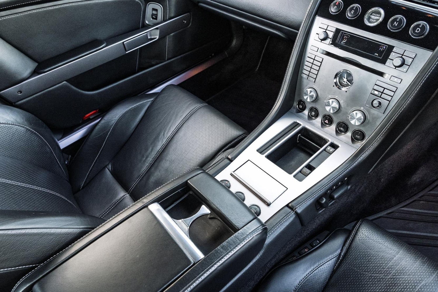 Used Aston Martin DB9 2008 for sale - 77891847: Photo 39