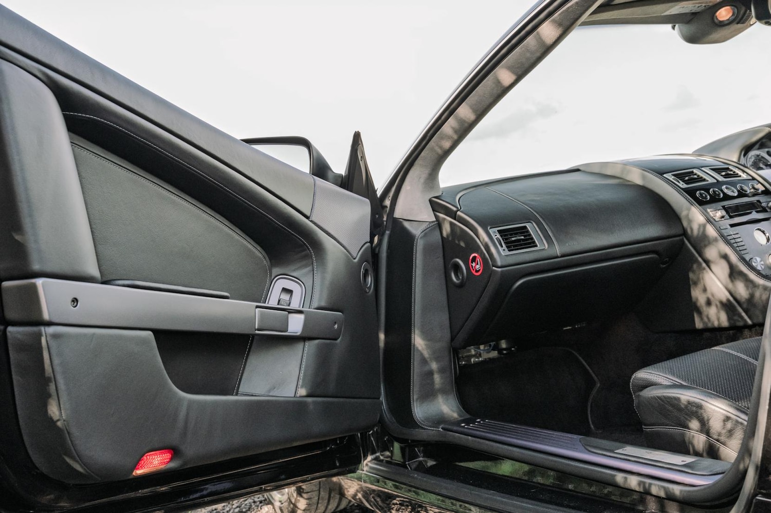 Used Aston Martin DB9 2008 for sale - 77891847: Photo 52