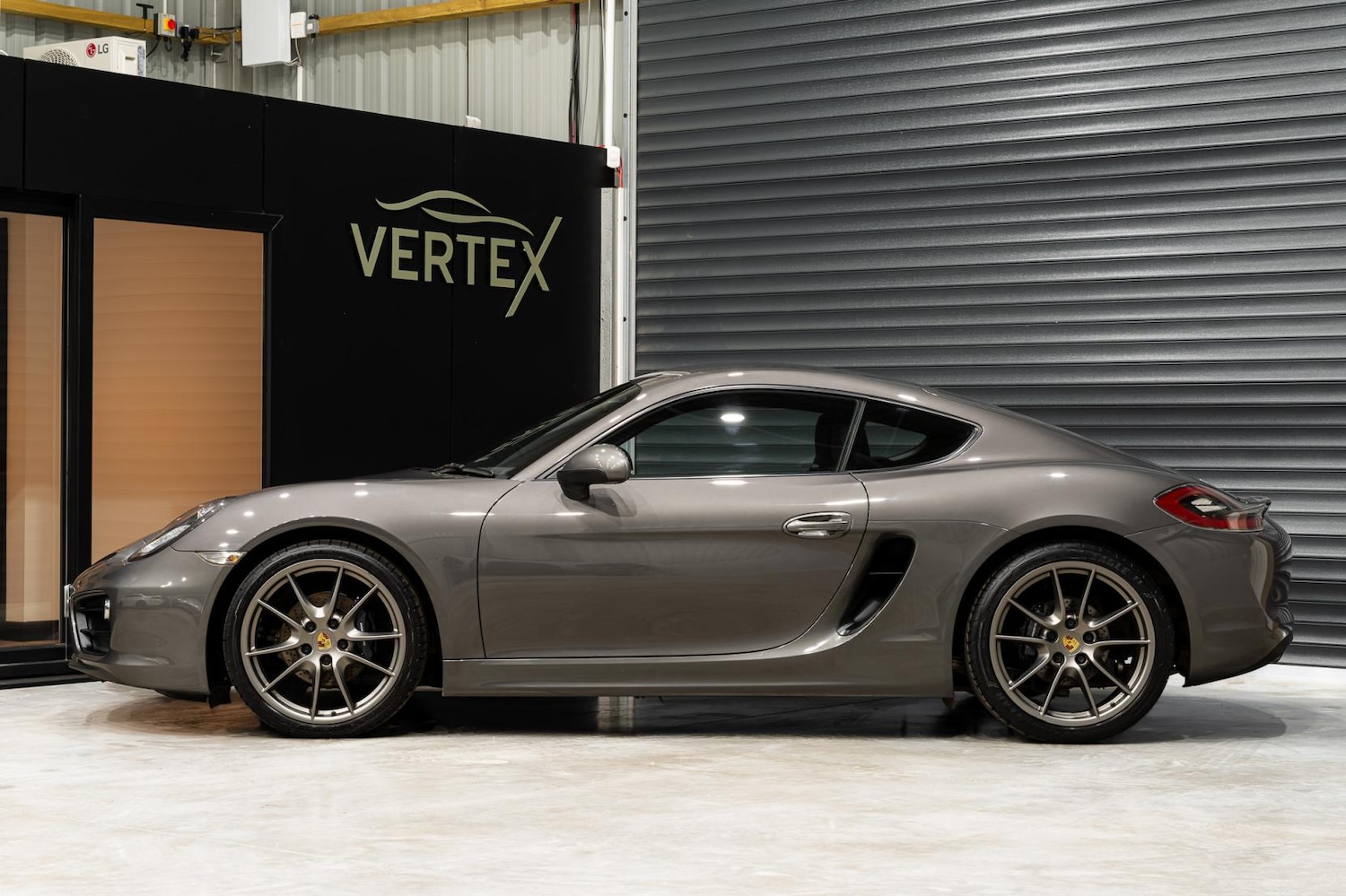 Used Porsche Cayman 2015 for sale - 76367260: Photo 2