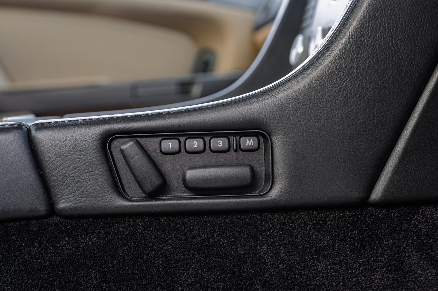 Used Aston Martin DB9 2008 for sale - 77170704: Photo 45