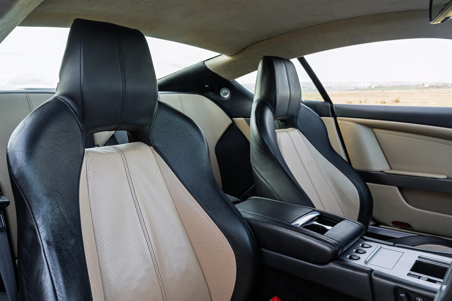 Used Aston Martin DB9 2008 for sale - 77170704: Photo 5