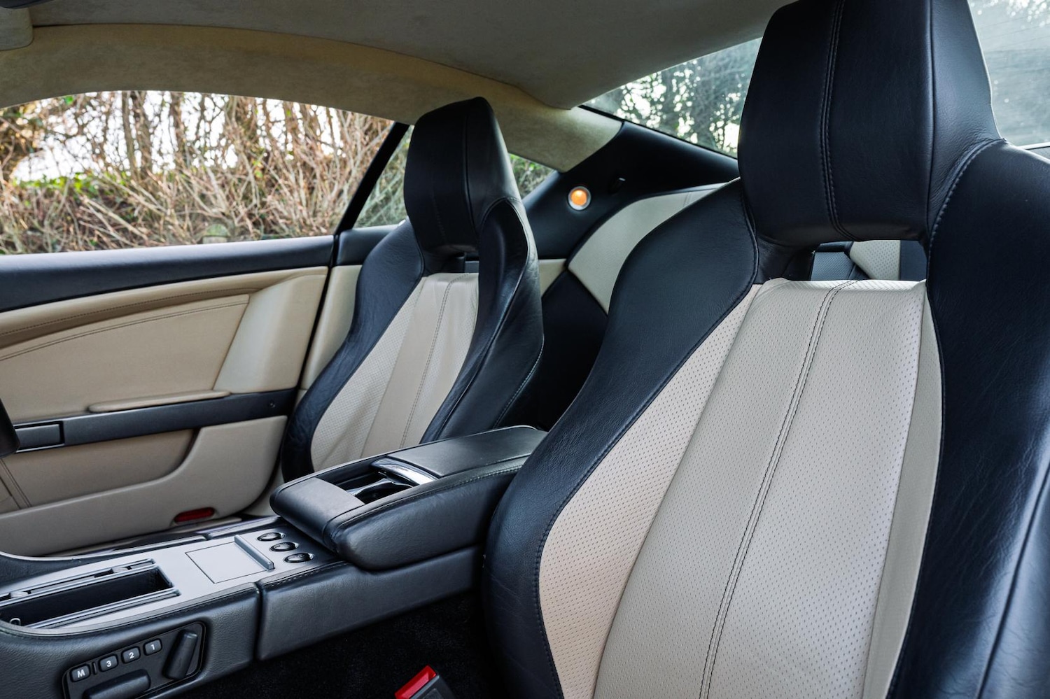 Used Aston Martin DB9 2008 for sale - 77170704: Photo 52