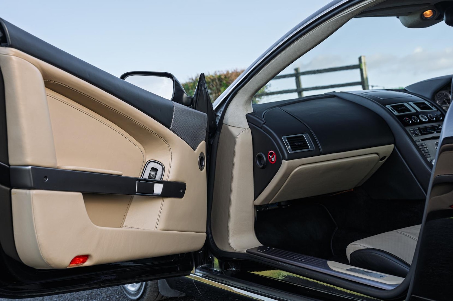 Used Aston Martin DB9 2008 for sale - 77170704: Photo 55