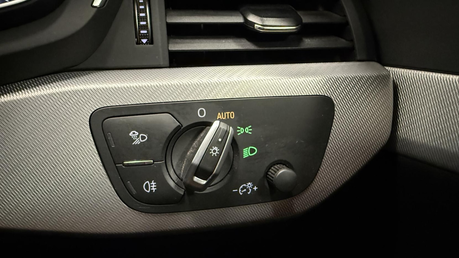 Used Audi A4 2019 for sale - 77782169: Photo 43