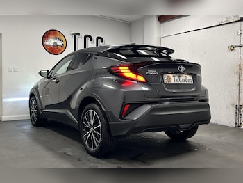 Used Toyota C-HR 2020 for sale - 77109950: Photo