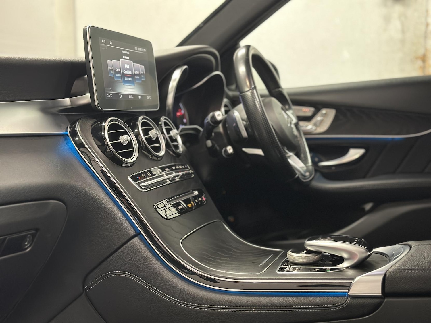 Used Mercedes-Benz GLC 2018 for sale - 77393599: Photo 17