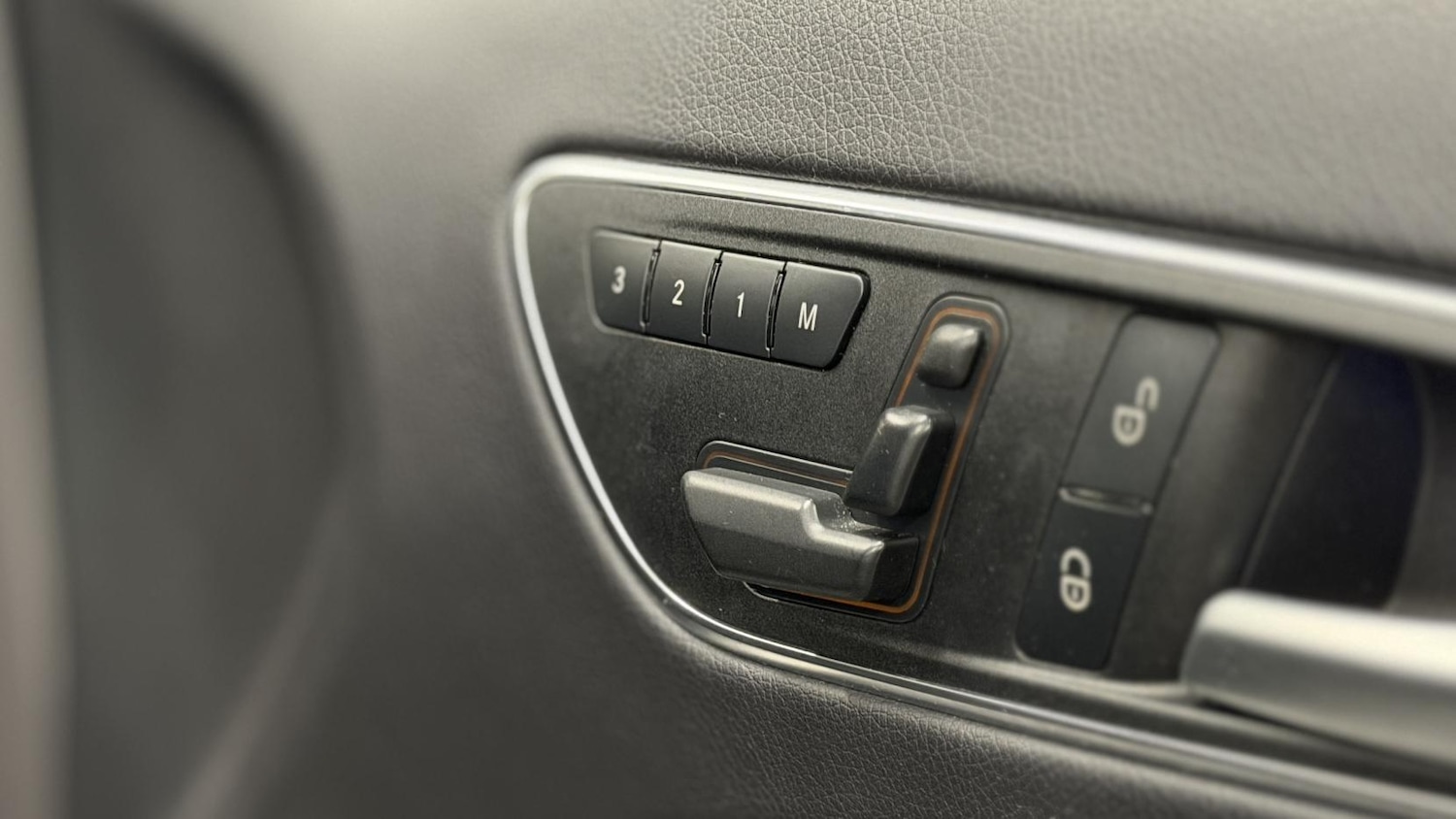 Used Mercedes-Benz GLA 2017 for sale - 77793090: Photo 17