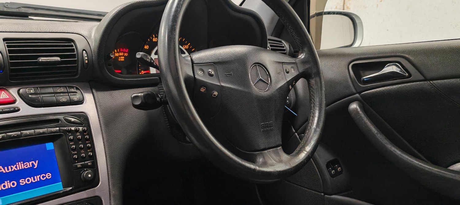 Used Mercedes-Benz C Class 2003 for sale - 77109947: Photo 24