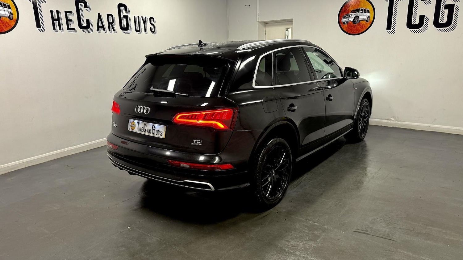 Used Audi Q5 2017 for sale - 77826081: Photo 48