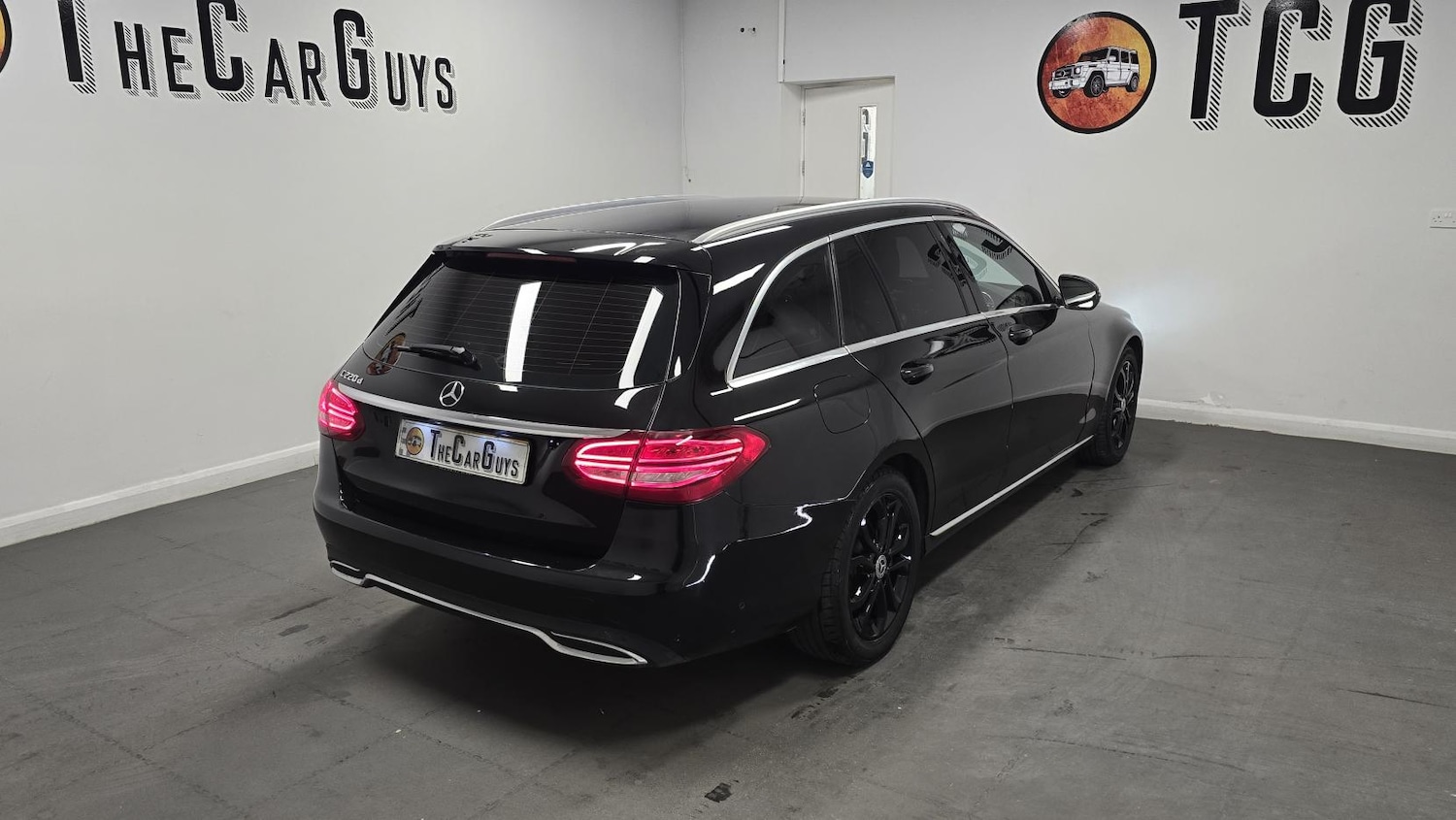 Used Mercedes-Benz C Class 2018 for sale - 77837376: Photo 10