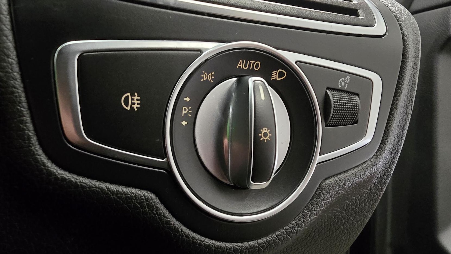 Used Mercedes-Benz C Class 2018 for sale - 77837376: Photo 14