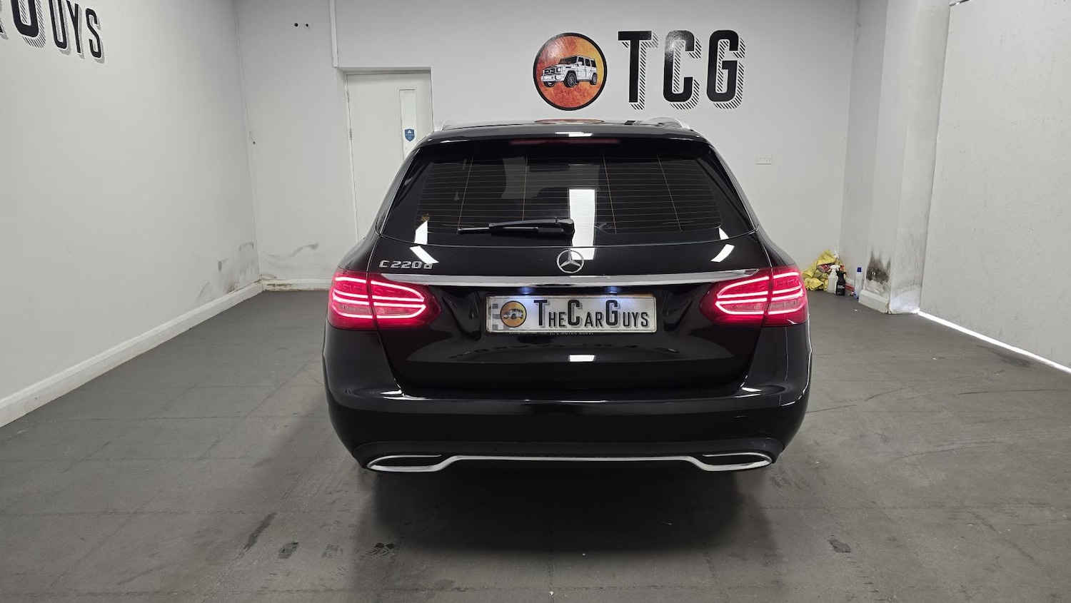 Used Mercedes-Benz C Class 2018 for sale - 77837376: Photo 8