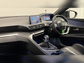 Used Peugeot 5008 2018 for sale - 77237251: Photo